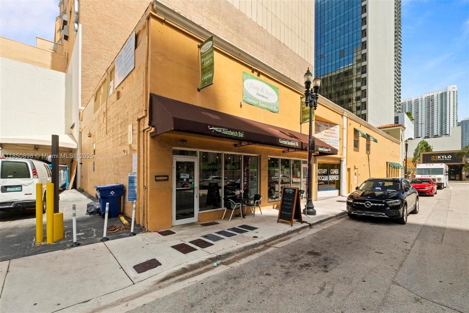 Thriving Downtown Miami Restaurant with Prime Location
