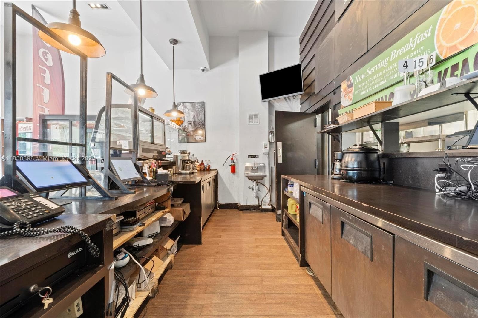 Thriving Downtown Miami Restaurant with Prime Location