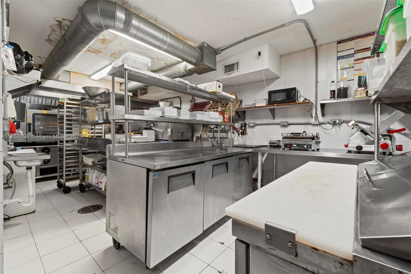 Thriving Downtown Miami Restaurant with Prime Location