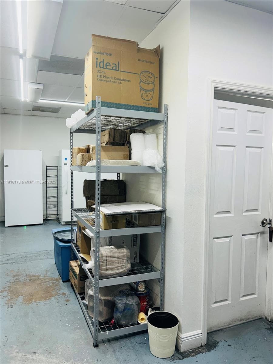 Established Cafe and Bakery with Loyal Customer Base