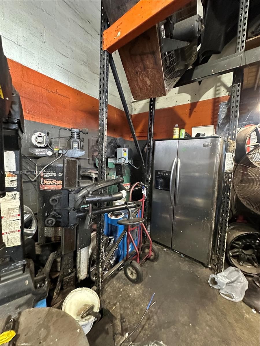 Established Auto Detailing Studio with Customization Capabilities