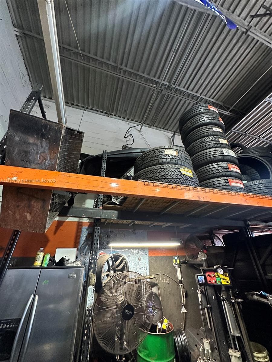 Established Auto Detailing Studio with Customization Capabilities