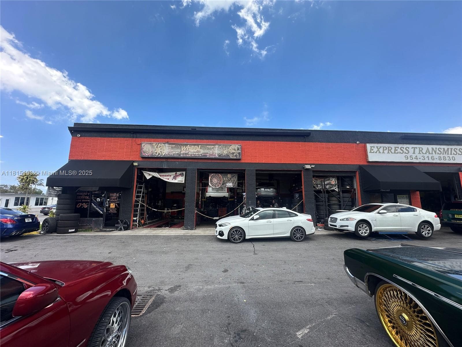 Established Auto Detailing Studio with Customization Capabilities