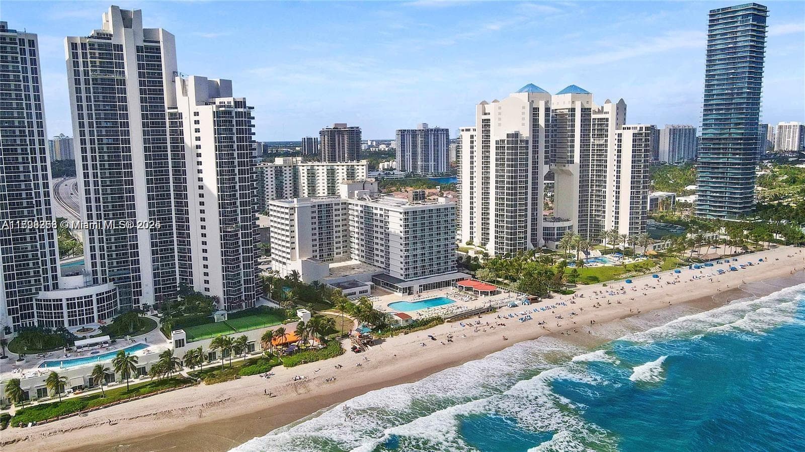 Turnkey Smoke Shop with Prime Beachfront Hotel Location