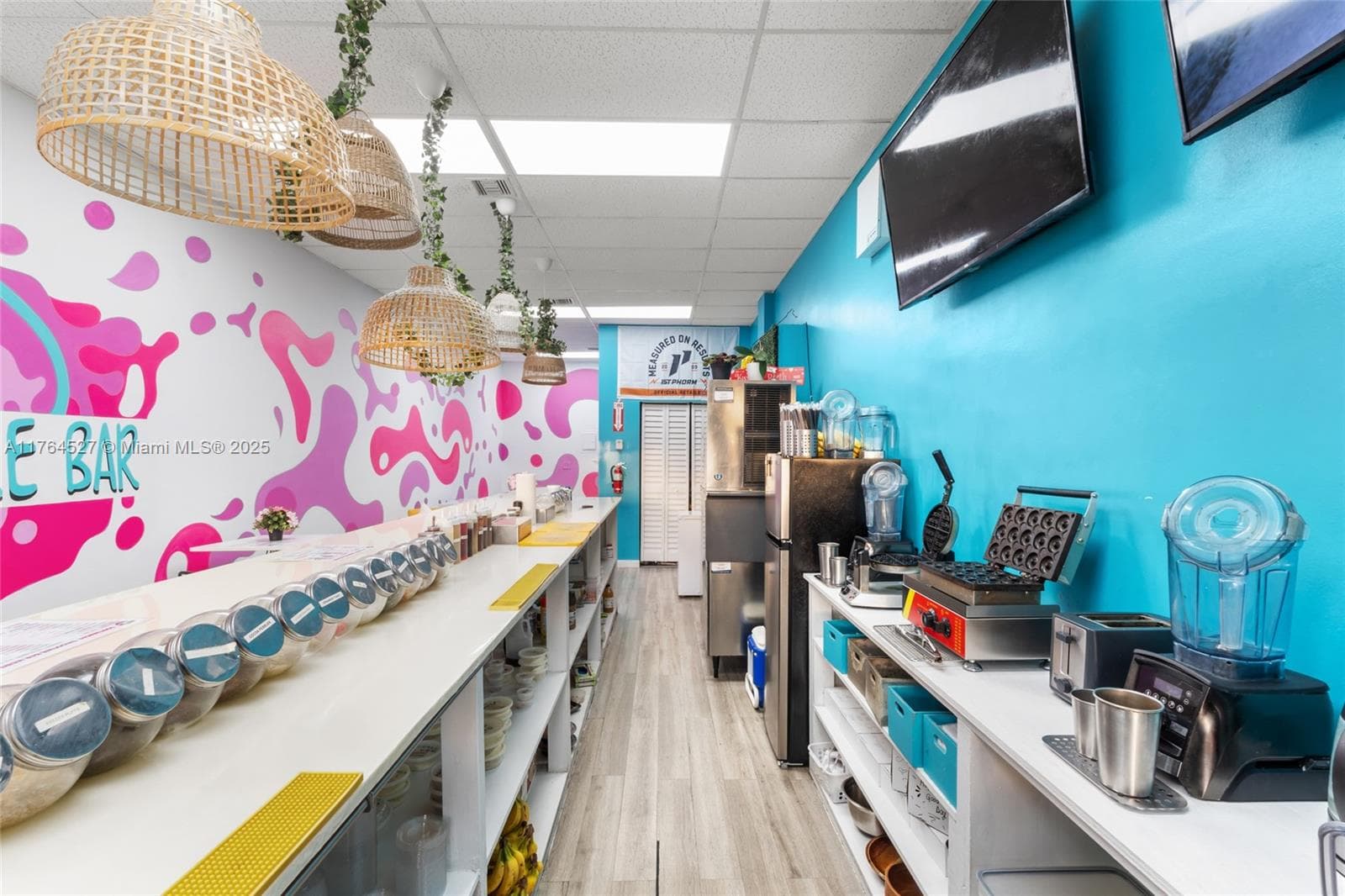 Profitable Juice Bar with Loyal Customer Base