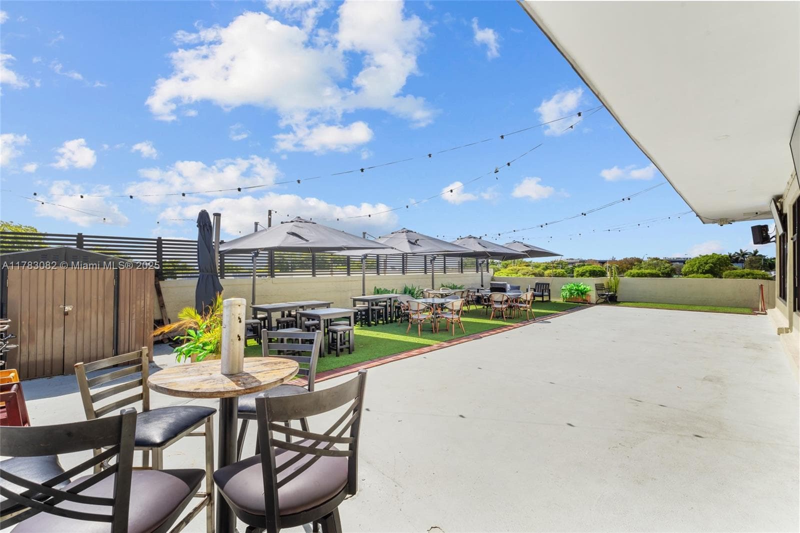 Thriving Bar and Grill with Valuable Liquor License