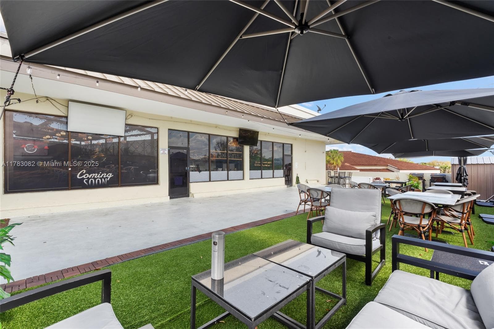 Thriving Bar and Grill with Valuable Liquor License