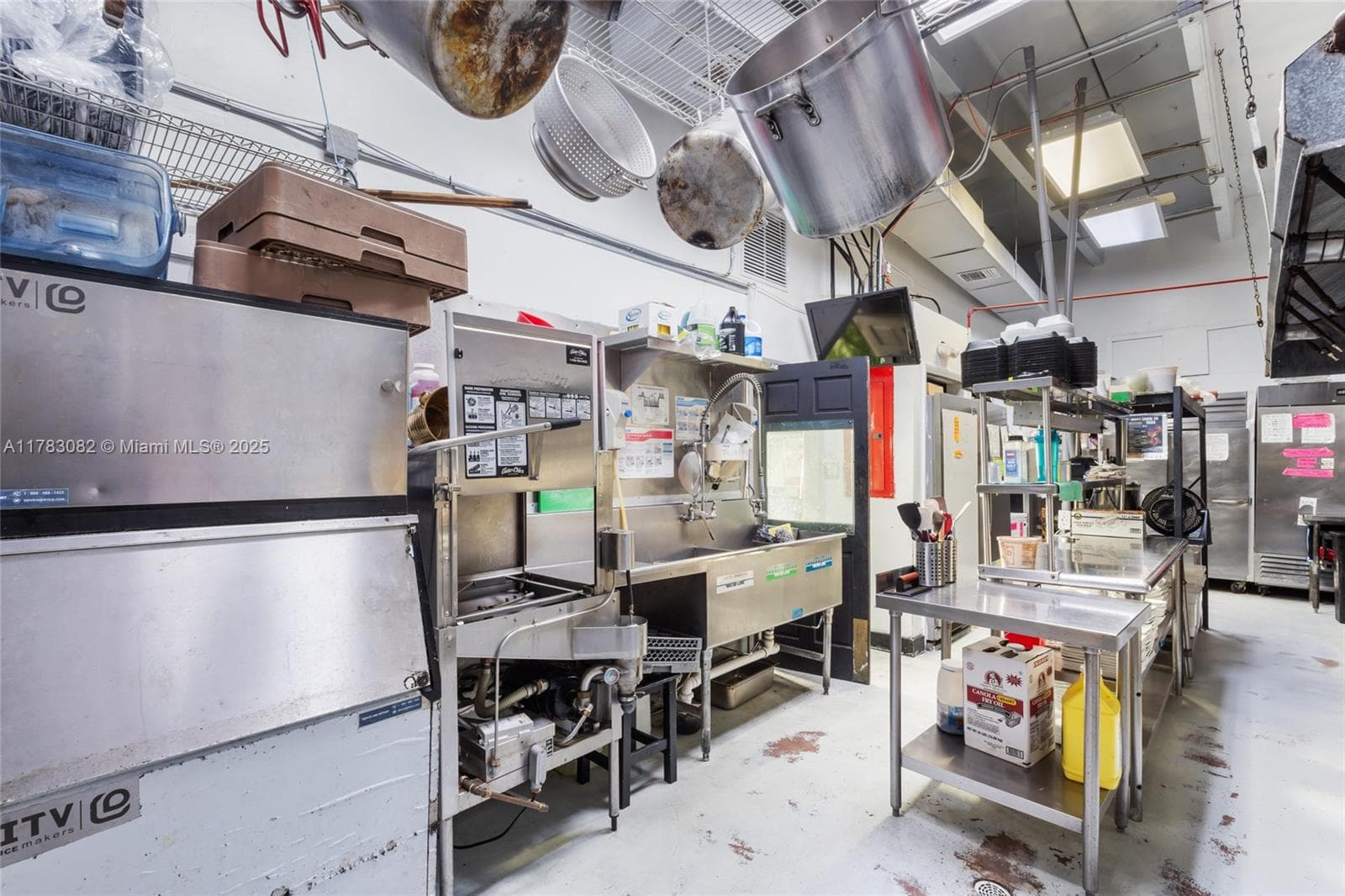 Thriving Bar and Grill with Valuable Liquor License