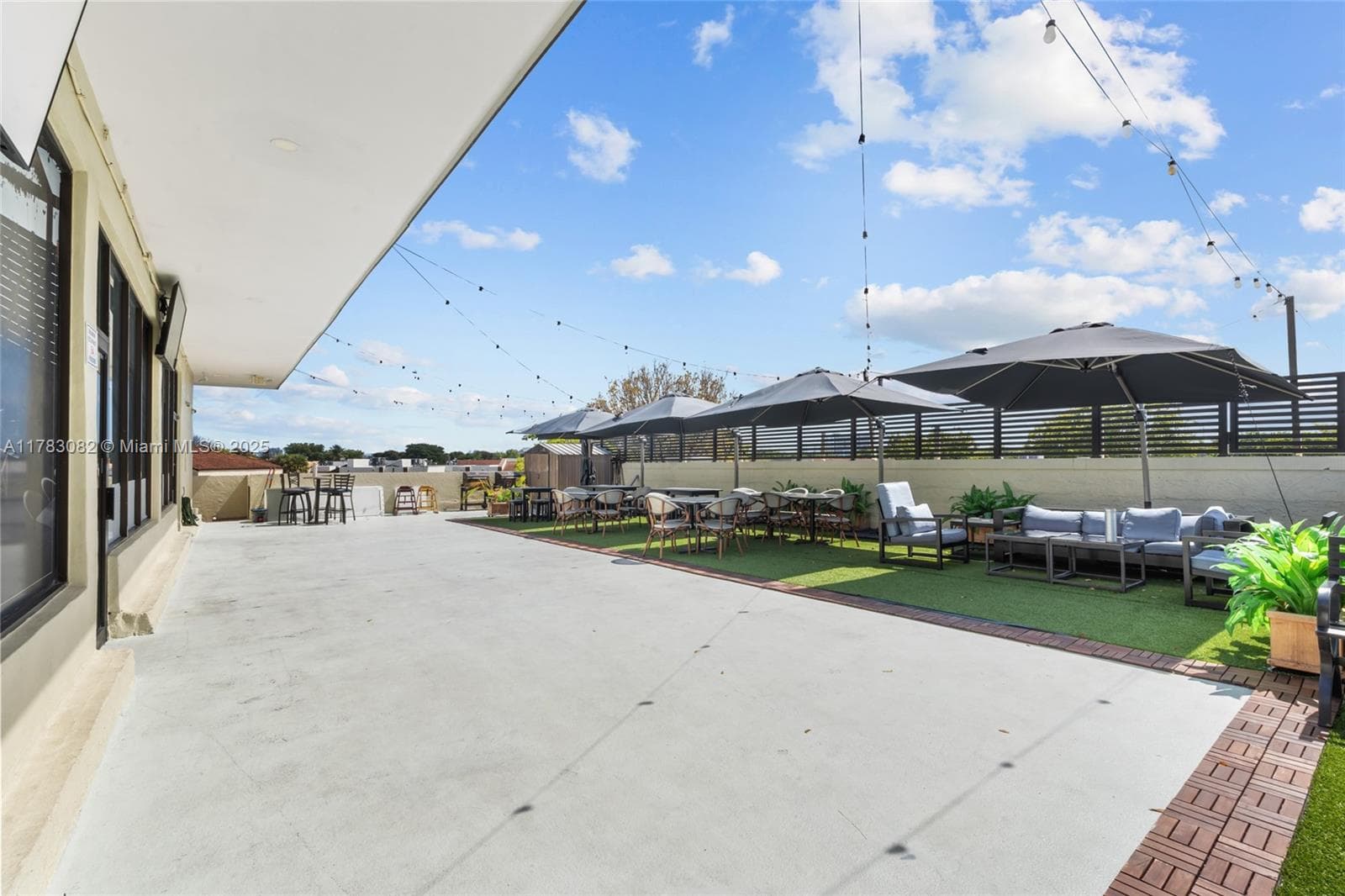 Thriving Bar and Grill with Valuable Liquor License