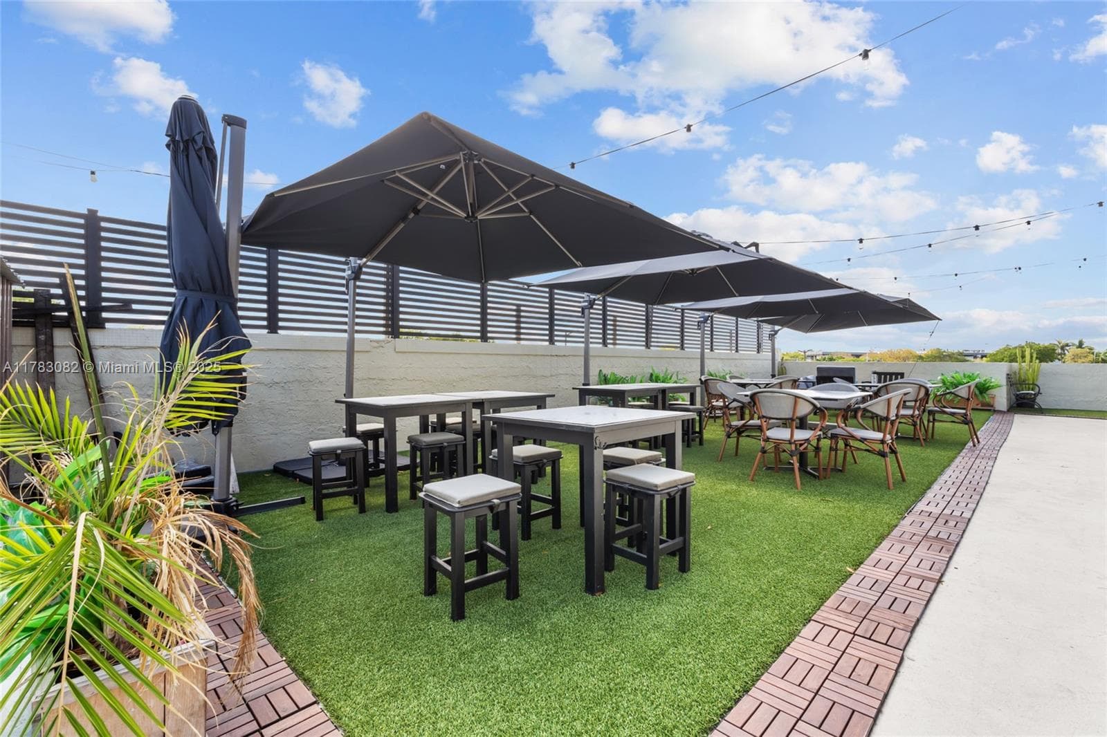 Thriving Bar and Grill with Valuable Liquor License