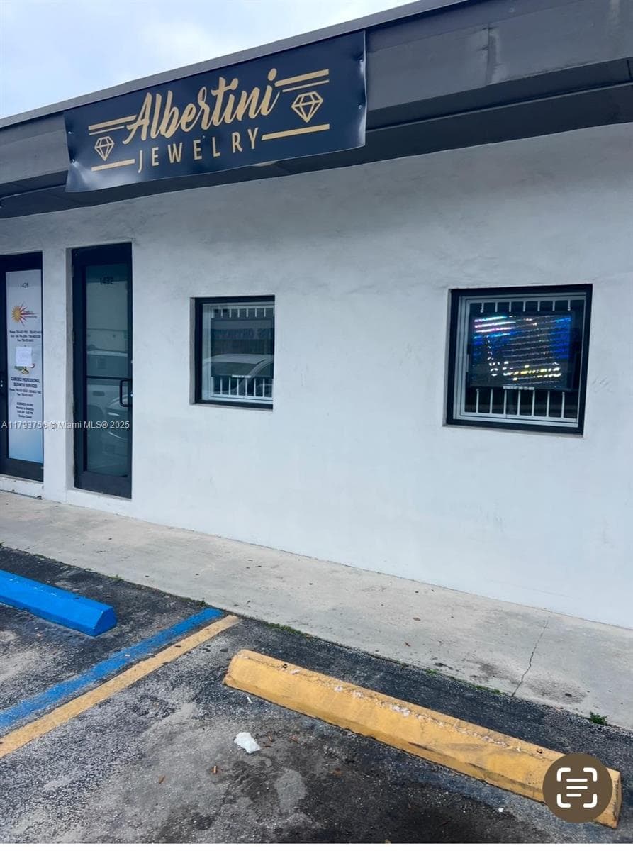 Turnkey Jewelry Store with Essential Assets