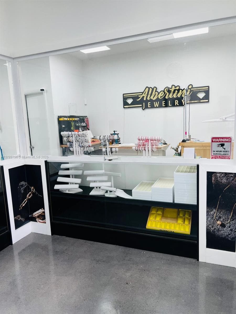 Turnkey Jewelry Store with Essential Assets