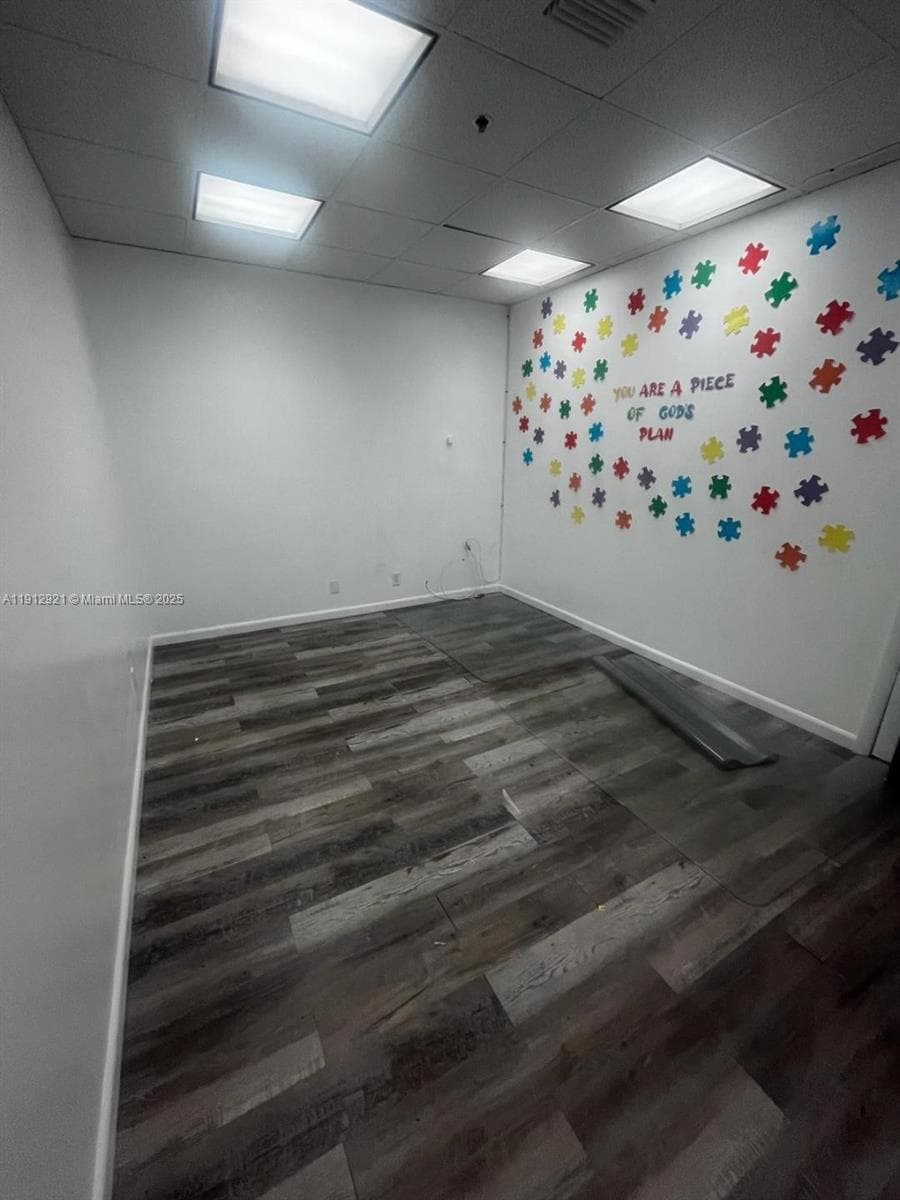 Turnkey Flexible Workspace Solution with All Utilities Included