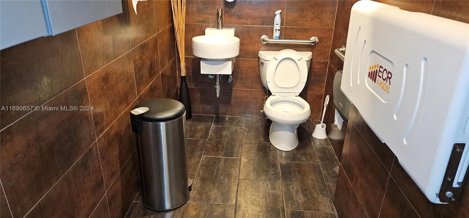 Profitable Turnkey Restaurant with 2COP License