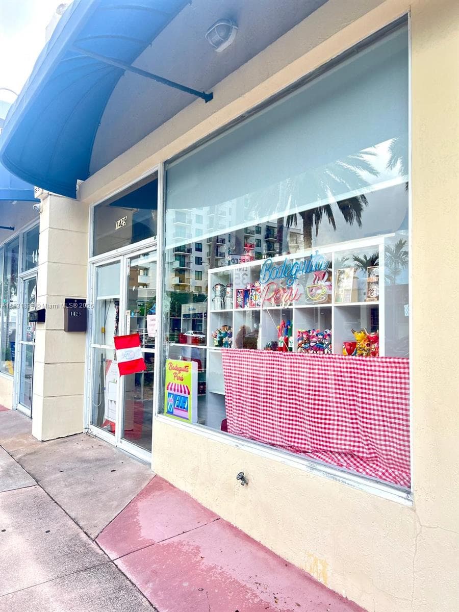 Established Convenience Store with High Traffic Location