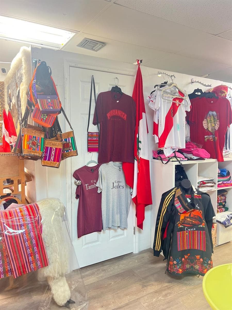 Established Convenience Store with High Traffic Location