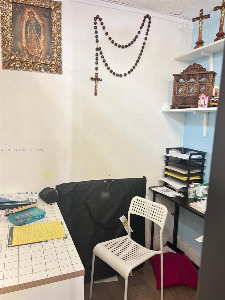 Established Convenience Store with High Traffic Location