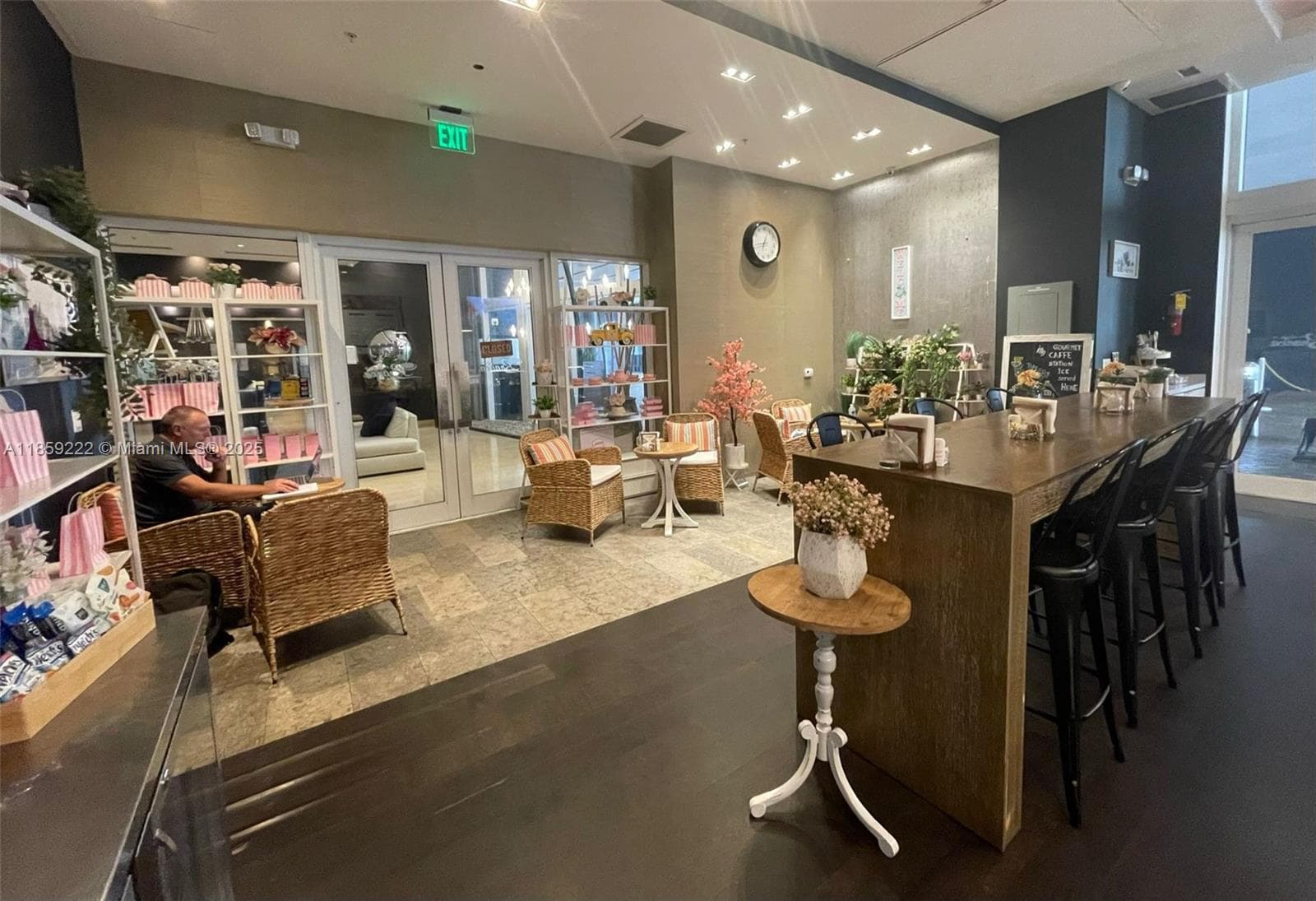 Thriving Bakery and Coffee Shop with Strong Local Presence