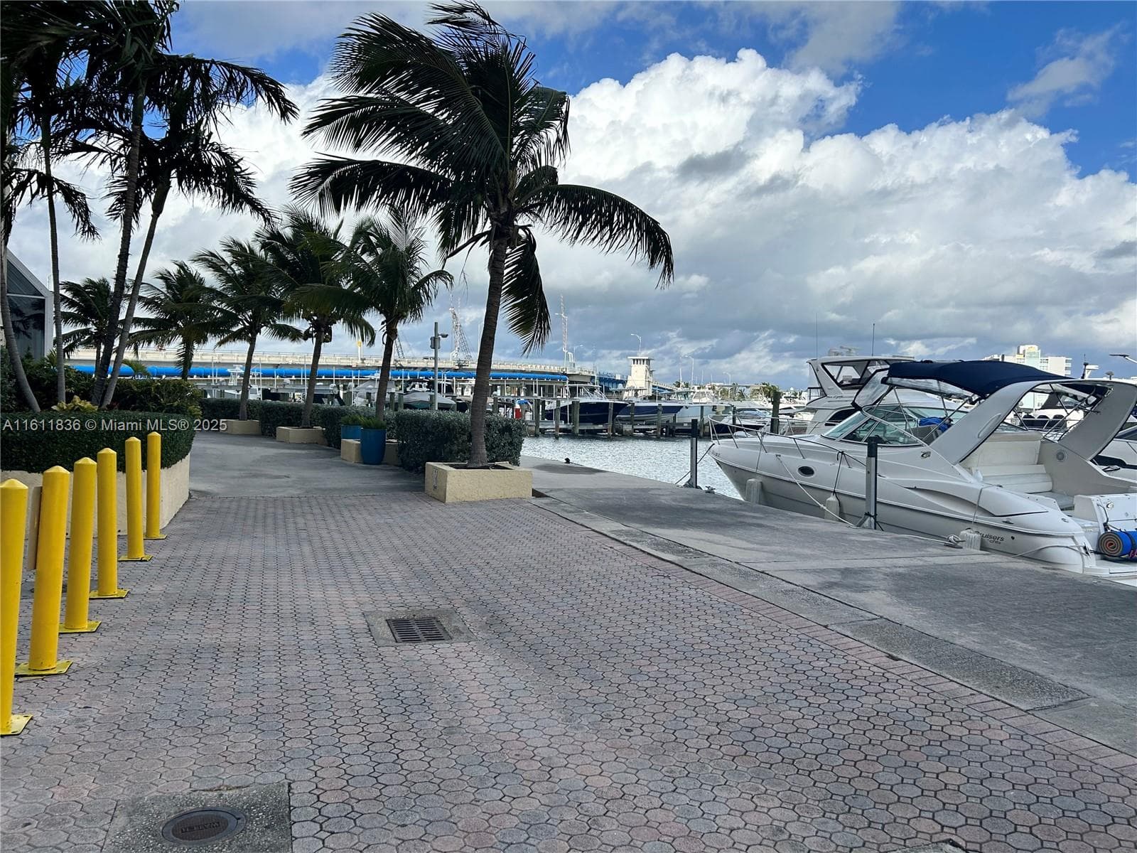 Established Neighborhood Supermarket with Loyal Customer Base