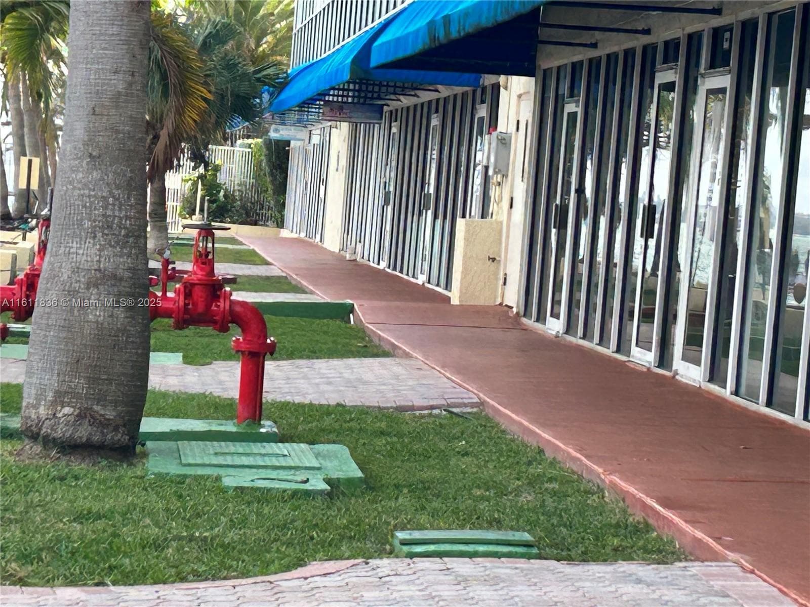 Established Neighborhood Supermarket with Loyal Customer Base