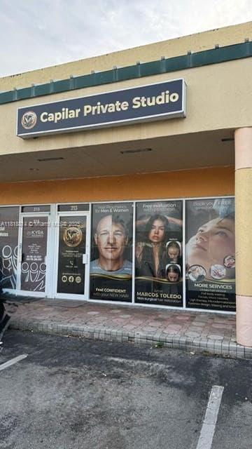 Niche Hair Prosthesis Salon with Proprietary Techniques