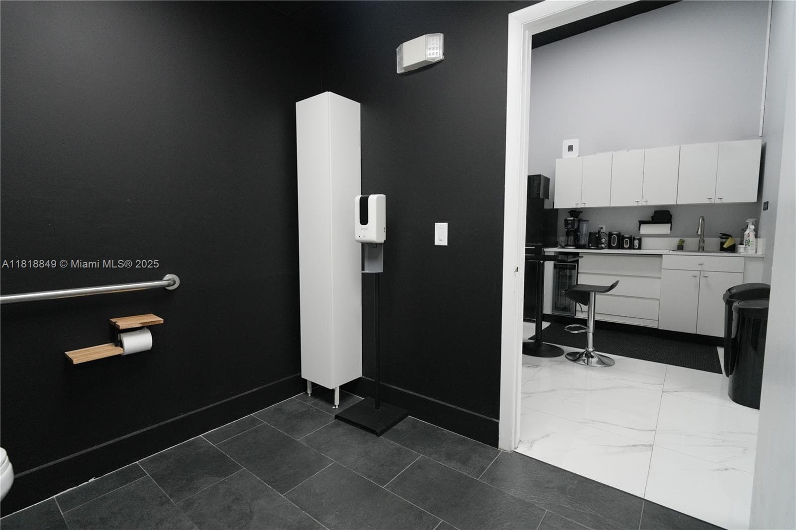 Turnkey Beauty Salon with Low Operating Costs