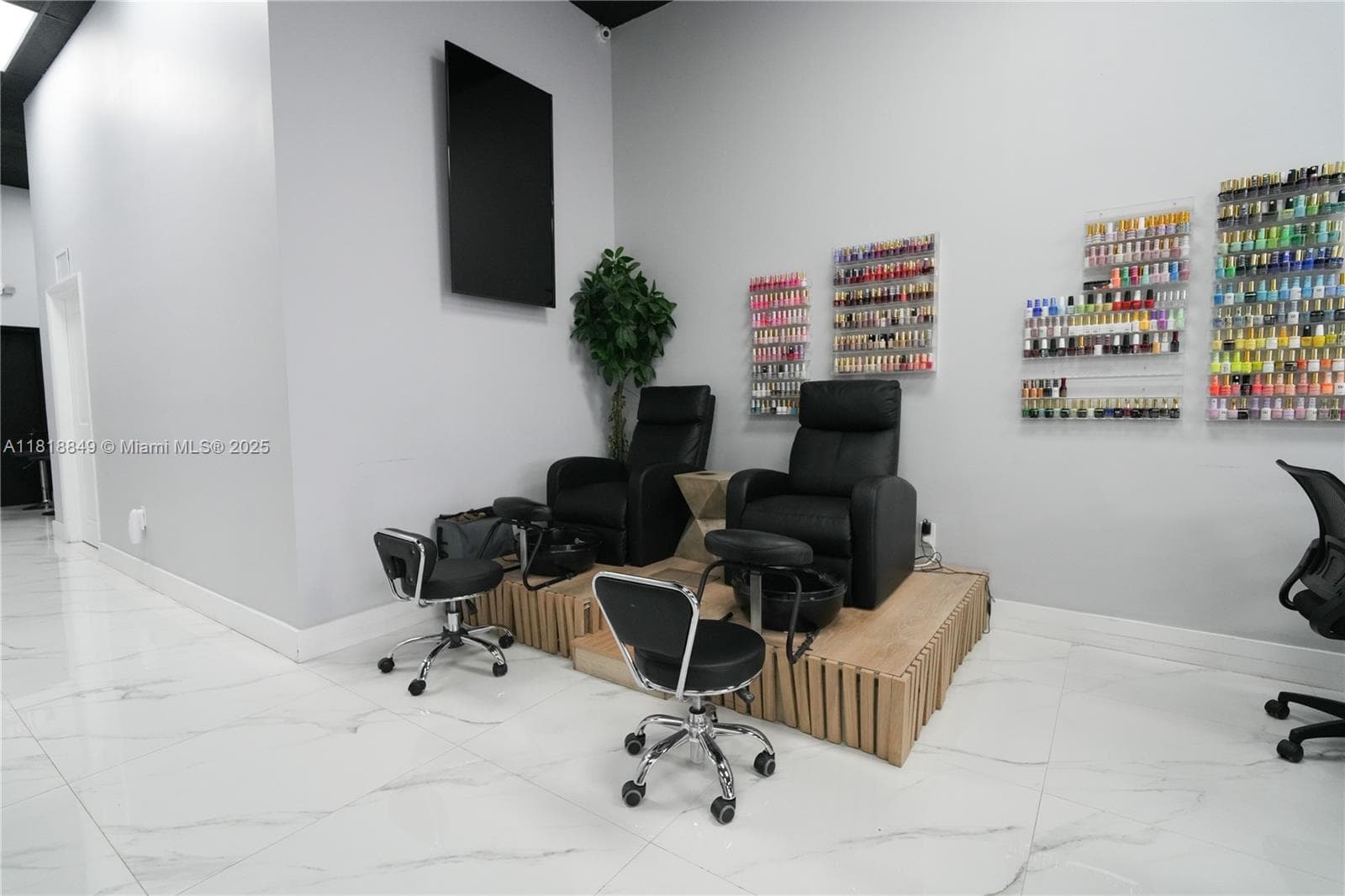 Turnkey Beauty Salon with Low Operating Costs