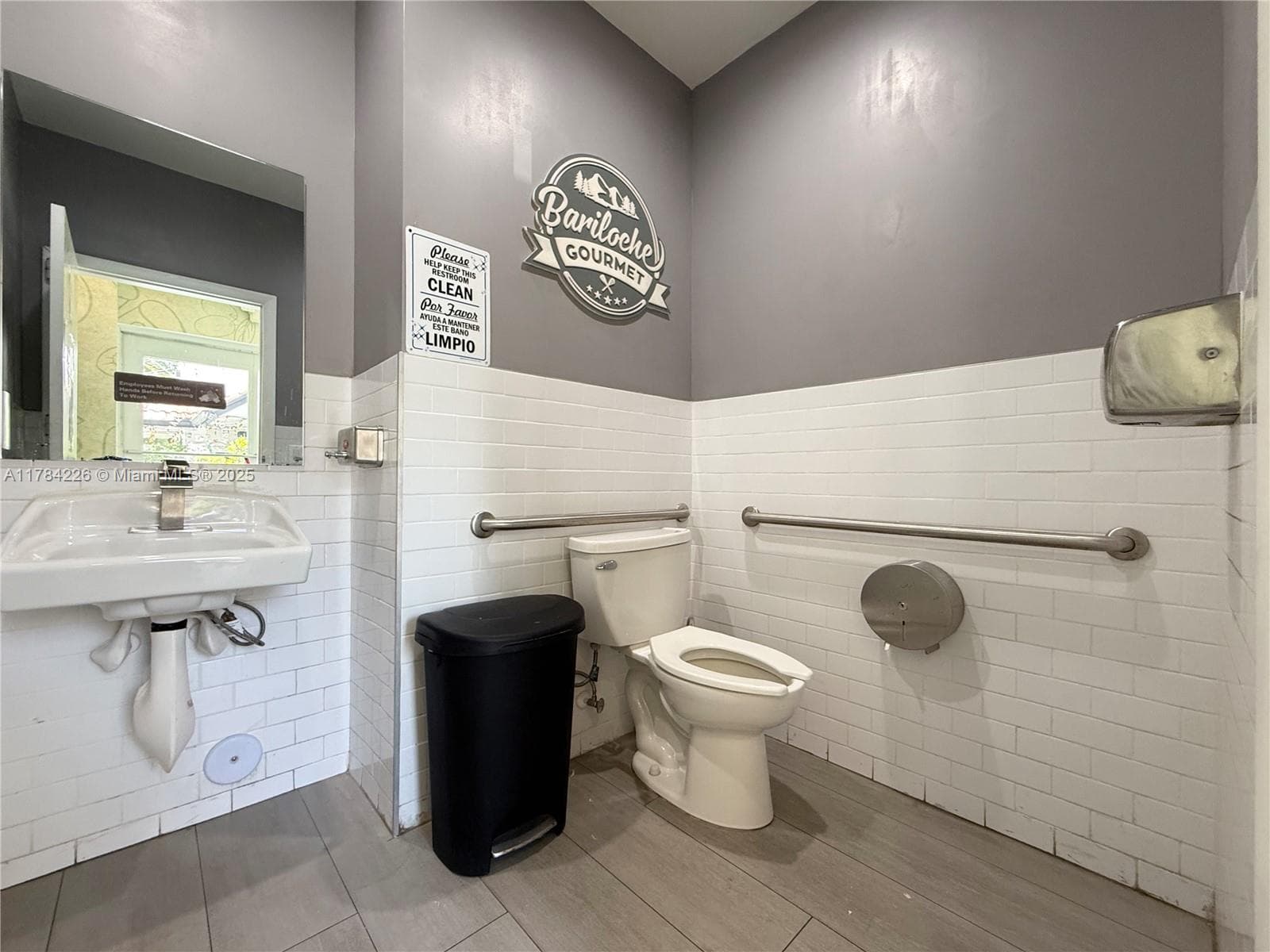 Turnkey Restaurant with Prime Fort Lauderdale Location