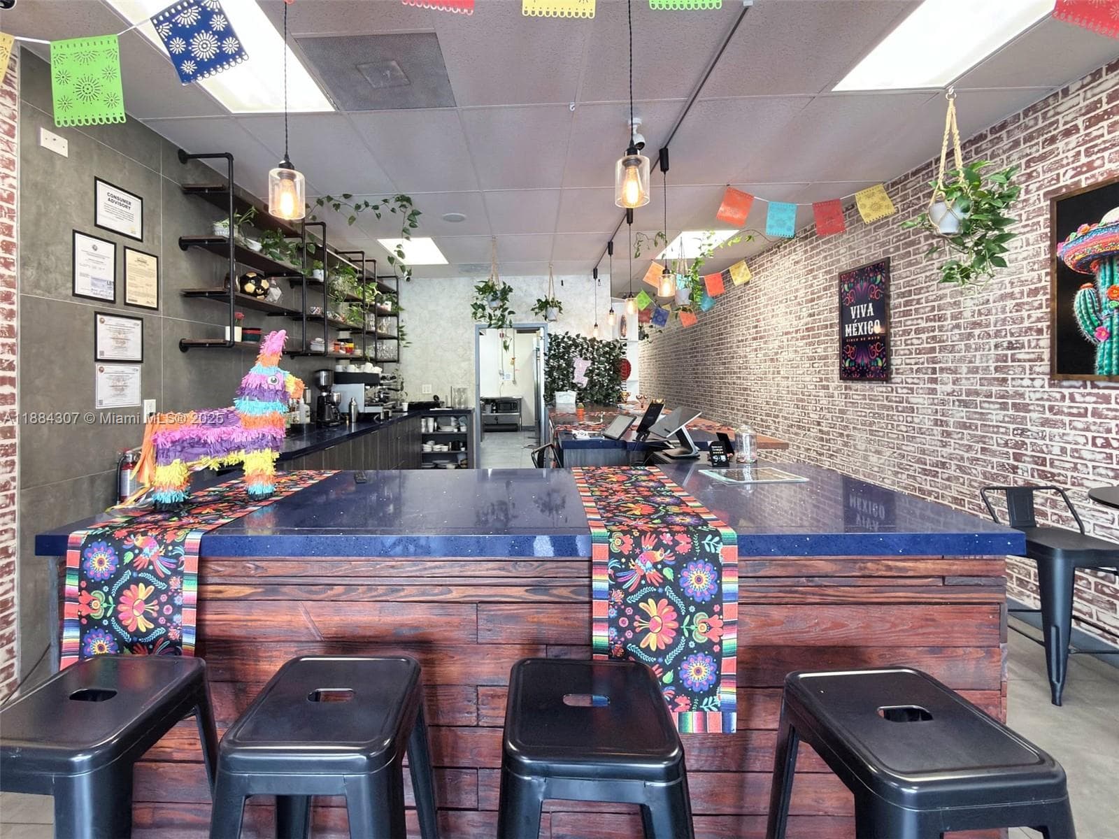 Turnkey Restaurant with Prime Location and Low Rent