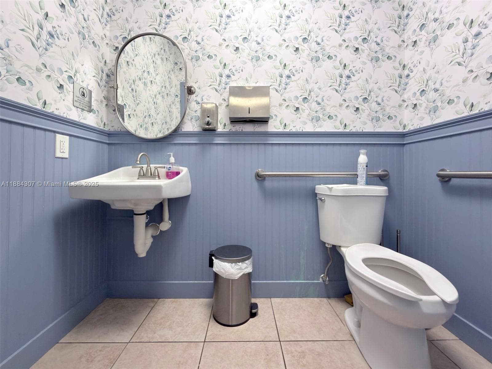 Turnkey Restaurant with Prime Location and Low Rent