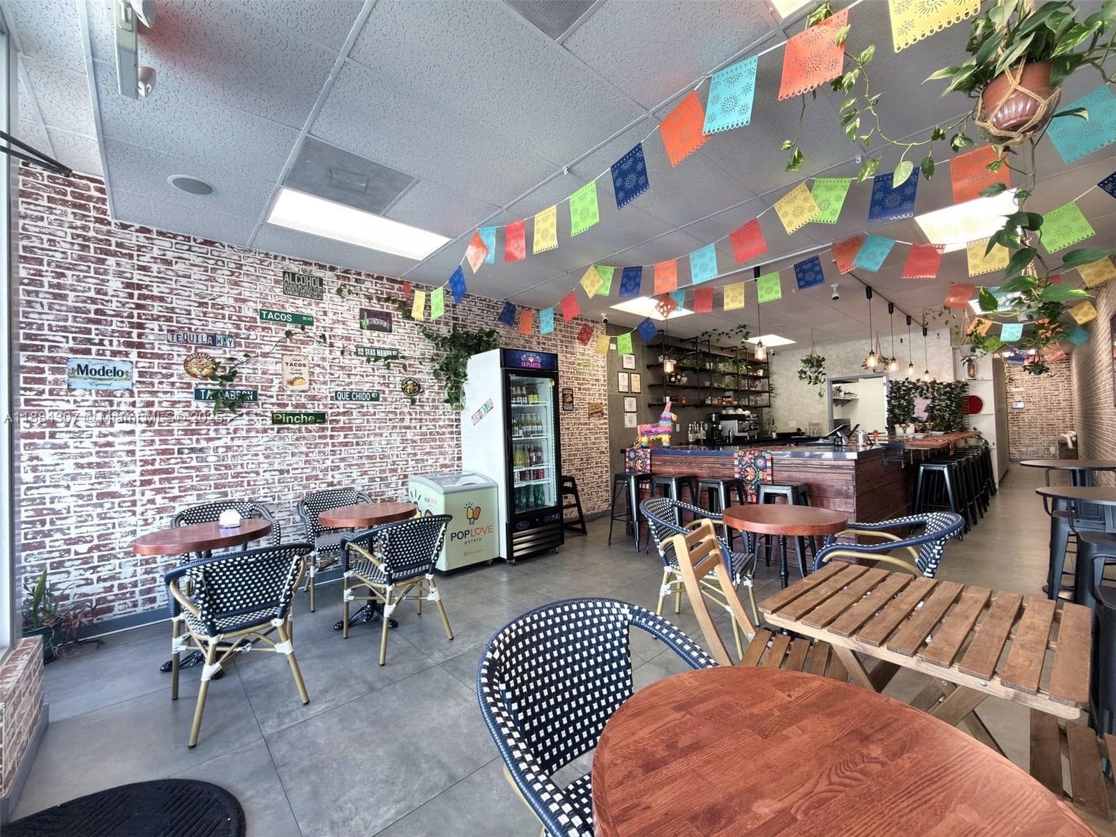 Turnkey Restaurant with Prime Location and Low Rent