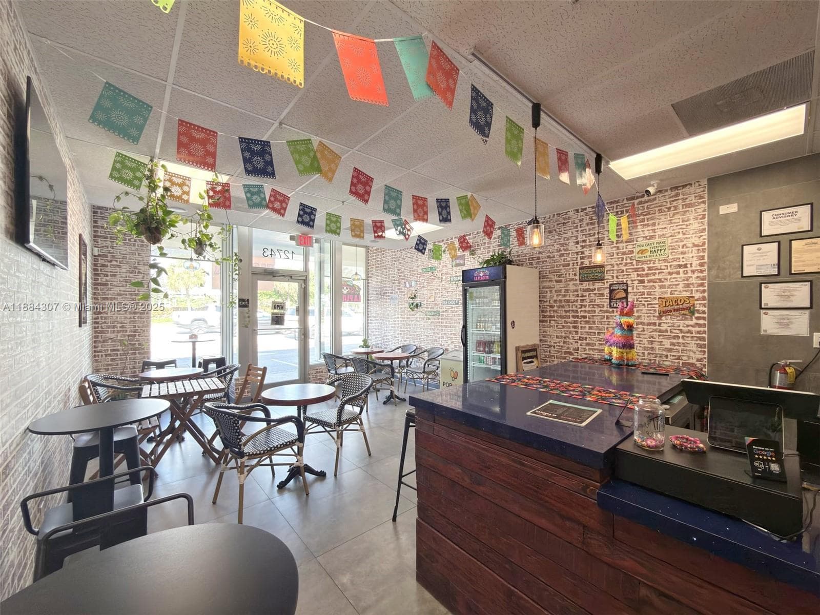 Turnkey Restaurant with Prime Location and Low Rent