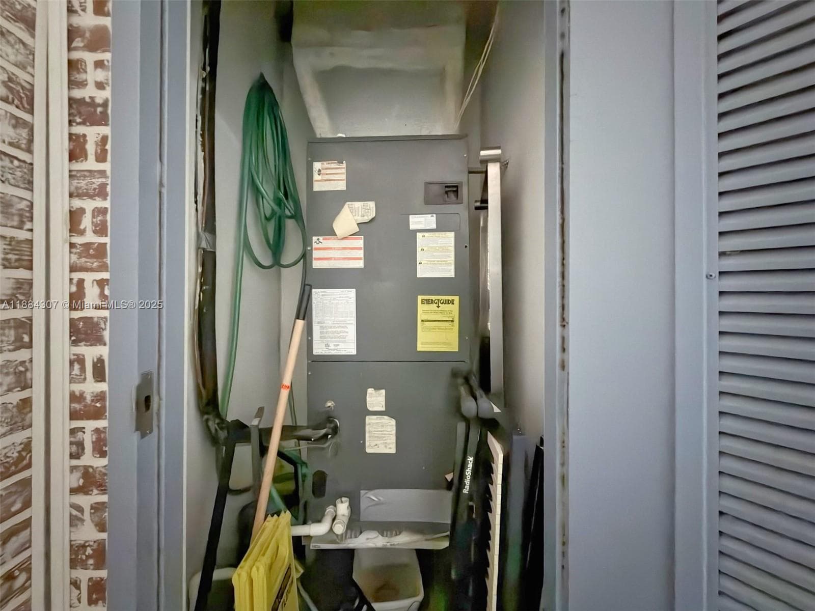 Turnkey Restaurant with Prime Location and Low Rent