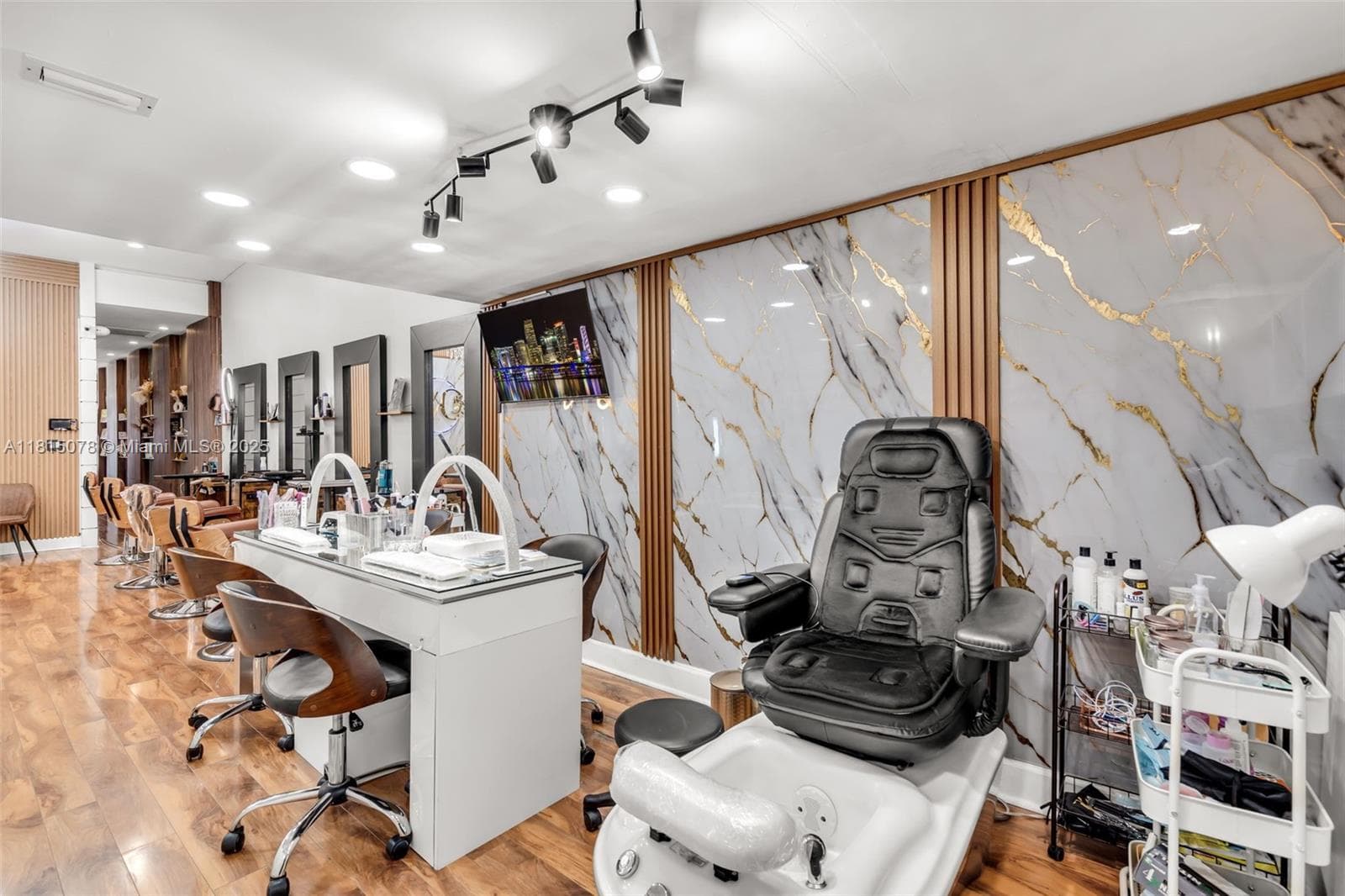 Premier Luxury Beauty Salon with Turnkey Operations