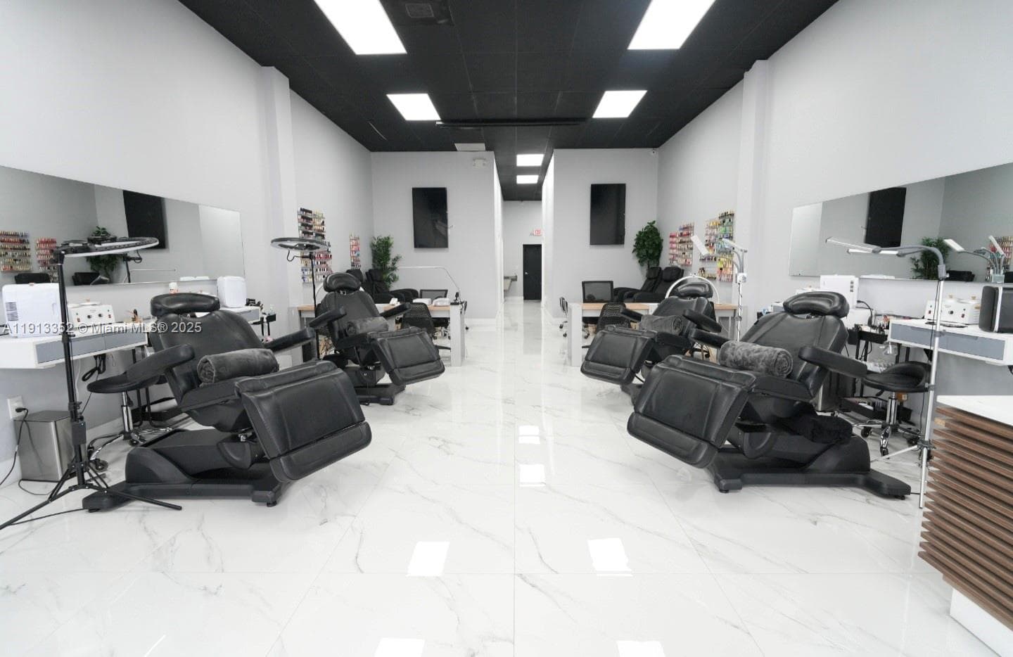 Thriving Hair Salon with Turnkey Operations