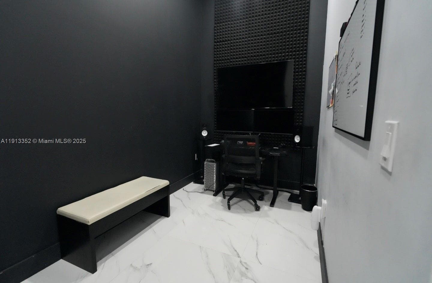 Thriving Hair Salon with Turnkey Operations