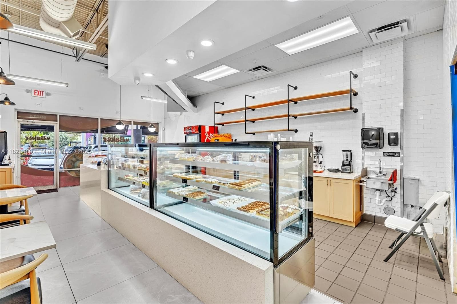 Turnkey Restaurant Space with Essential Kitchen Infrastructure