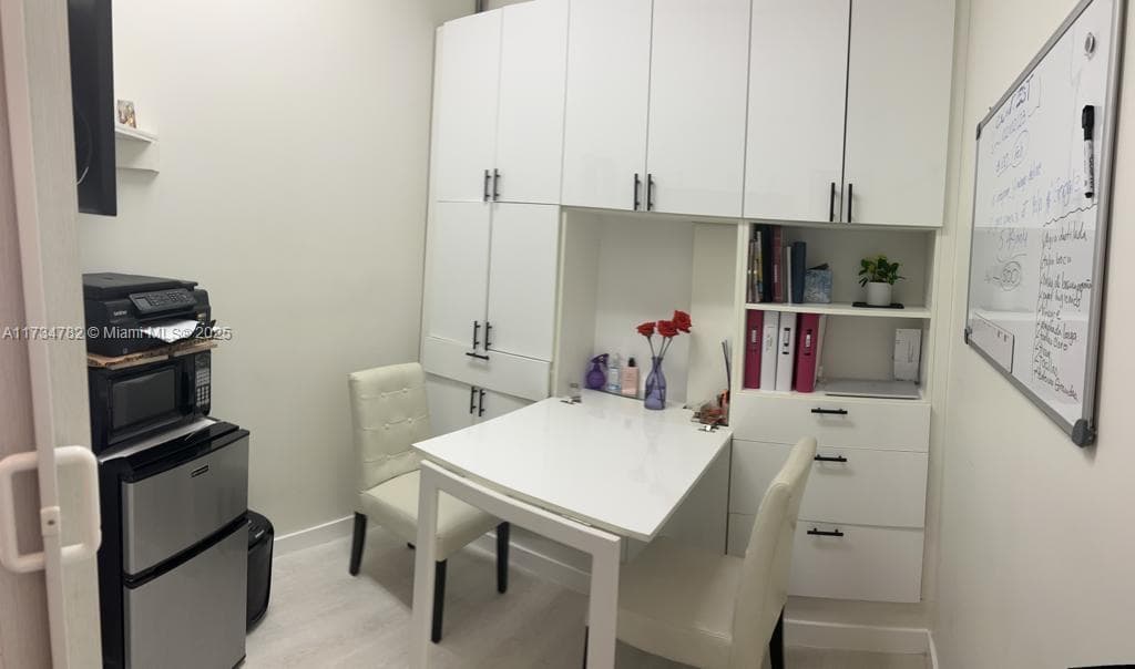 Thriving Beauty Salon with Stable Clientele