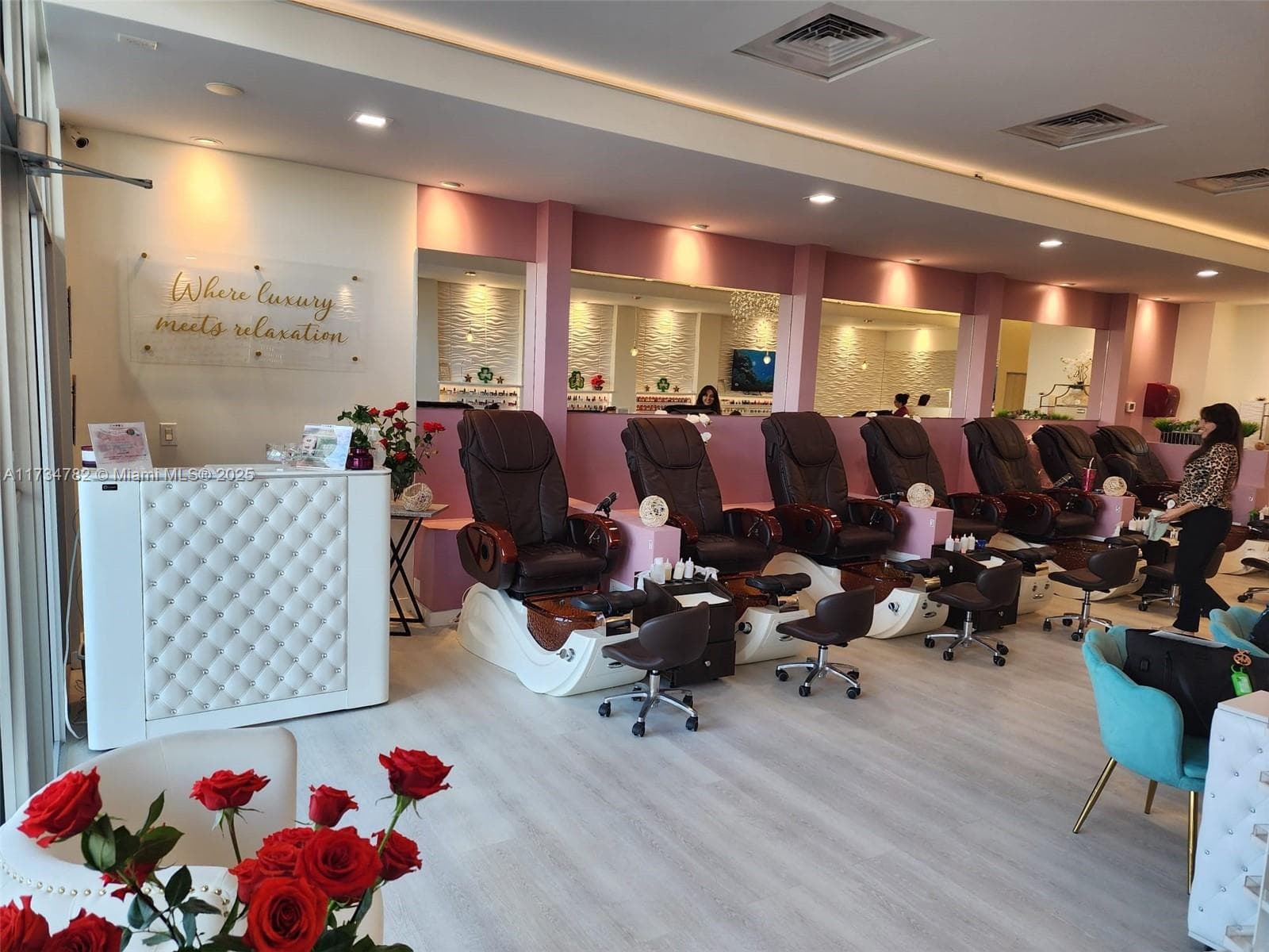 Thriving Beauty Salon with Stable Clientele