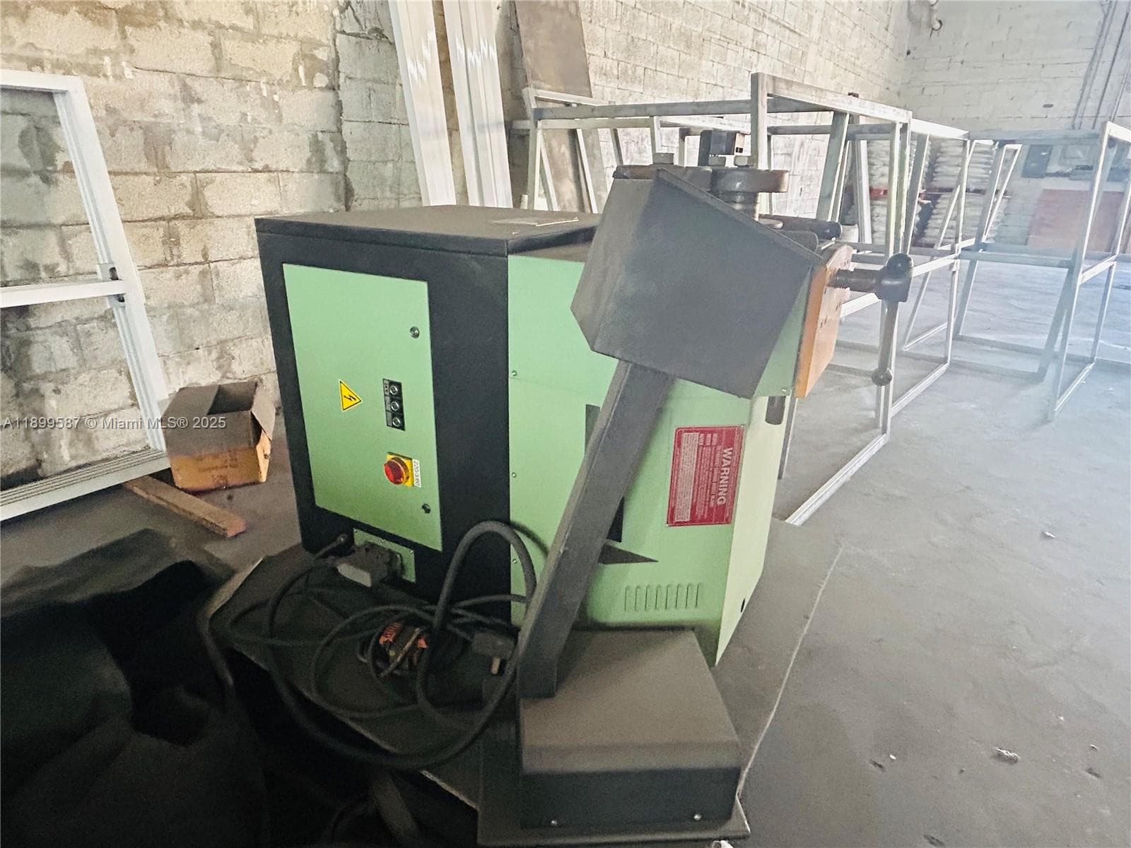 Established Aluminum Fence and Gate Manufacturer with Turnkey Operations