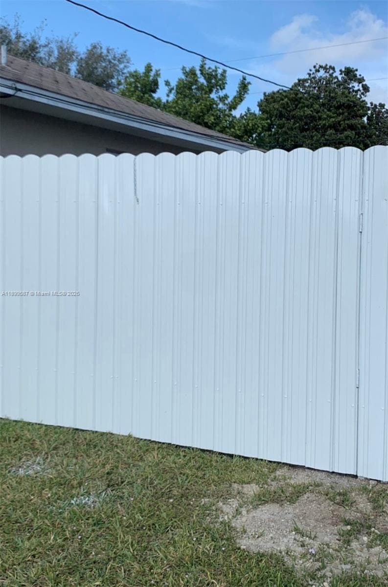Established Aluminum Fence and Gate Manufacturer with Turnkey Operations