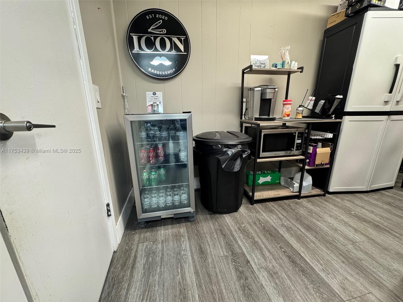 Turnkey Barber Shop with Loyal Customer Base