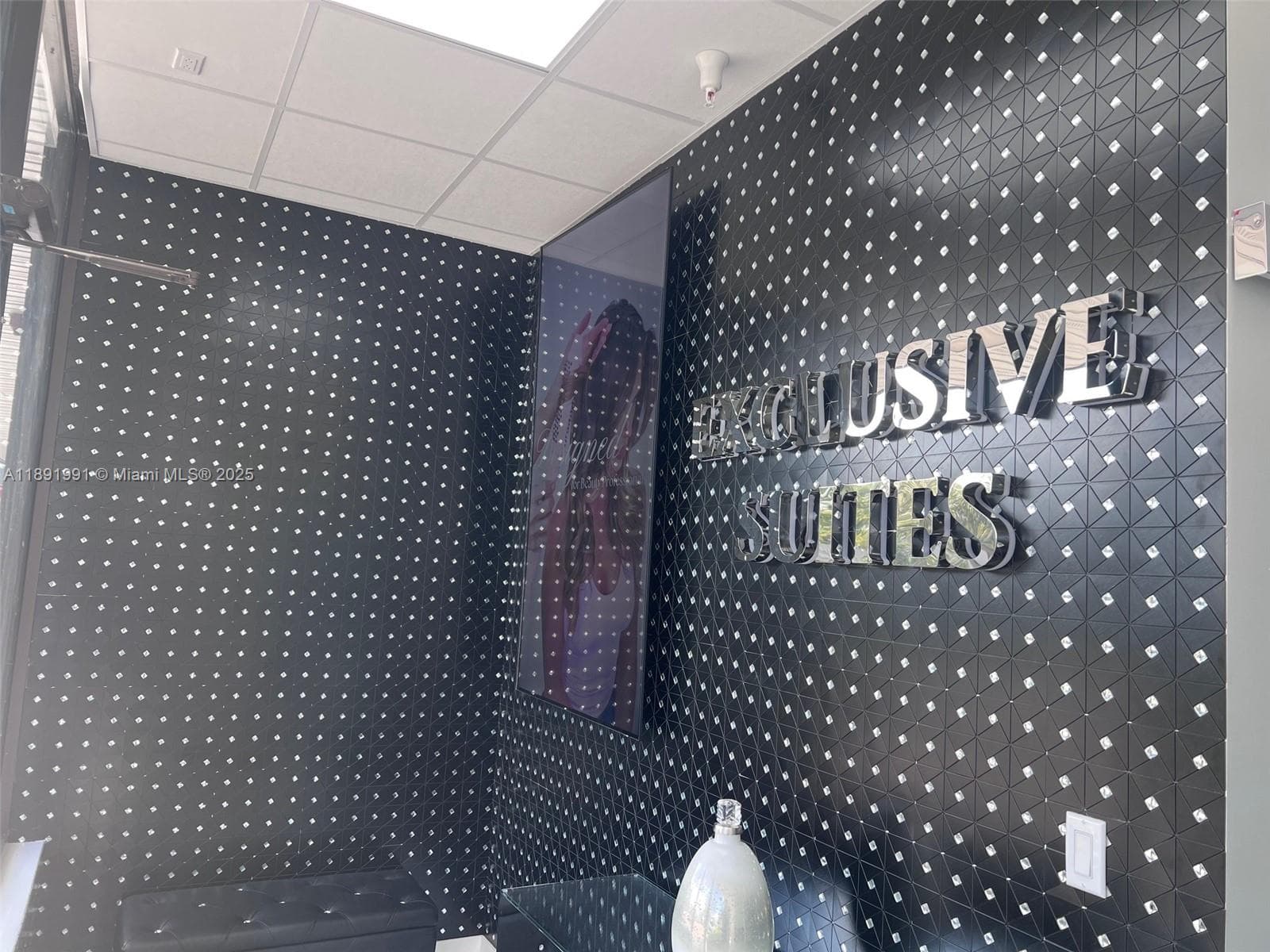 Premier Medical Clinic Space with 18 Versatile Units