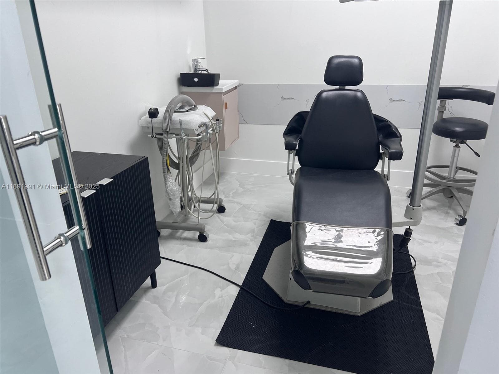 Premier Medical Clinic Space with 18 Versatile Units