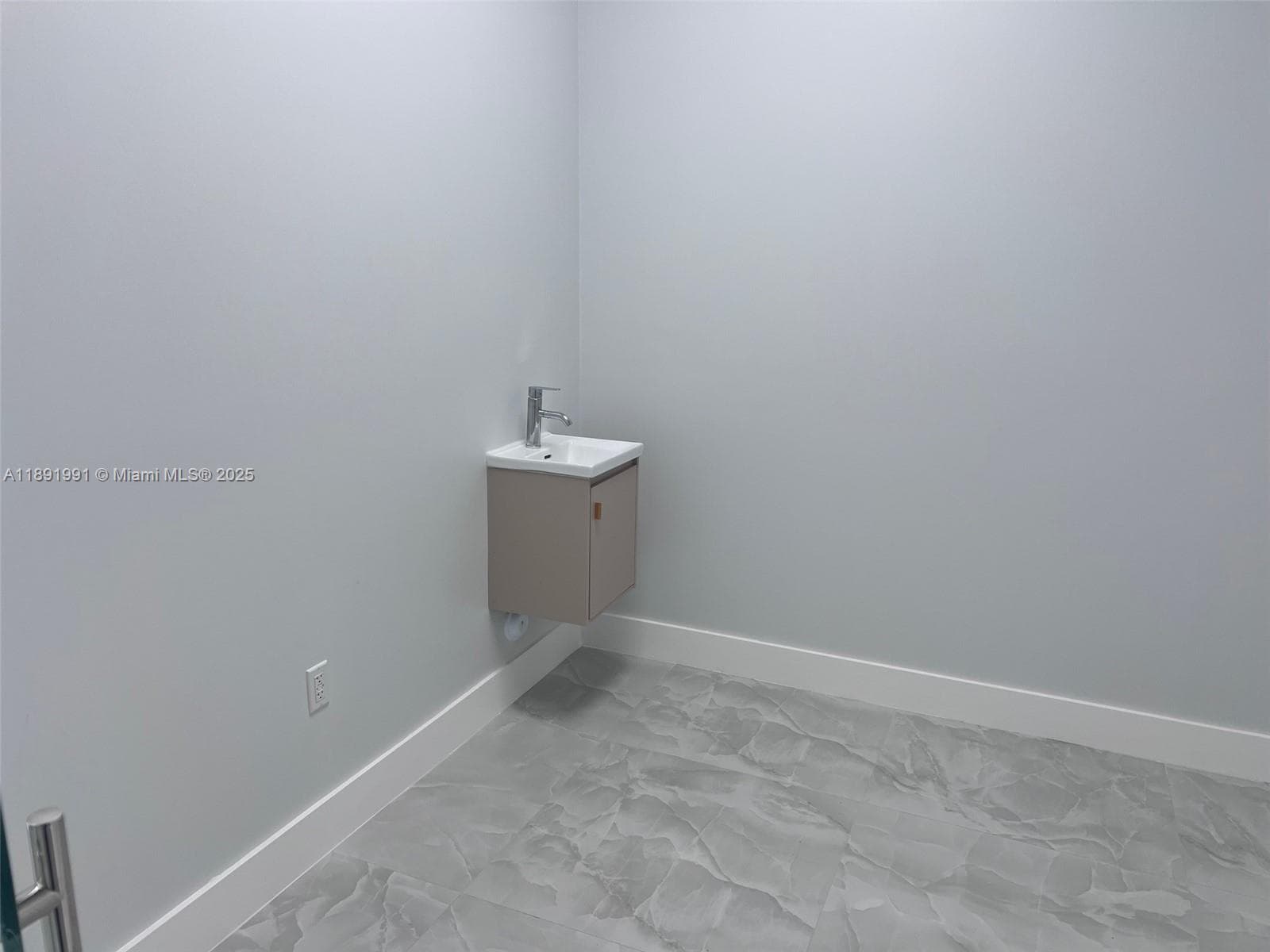 Premier Medical Clinic Space with 18 Versatile Units