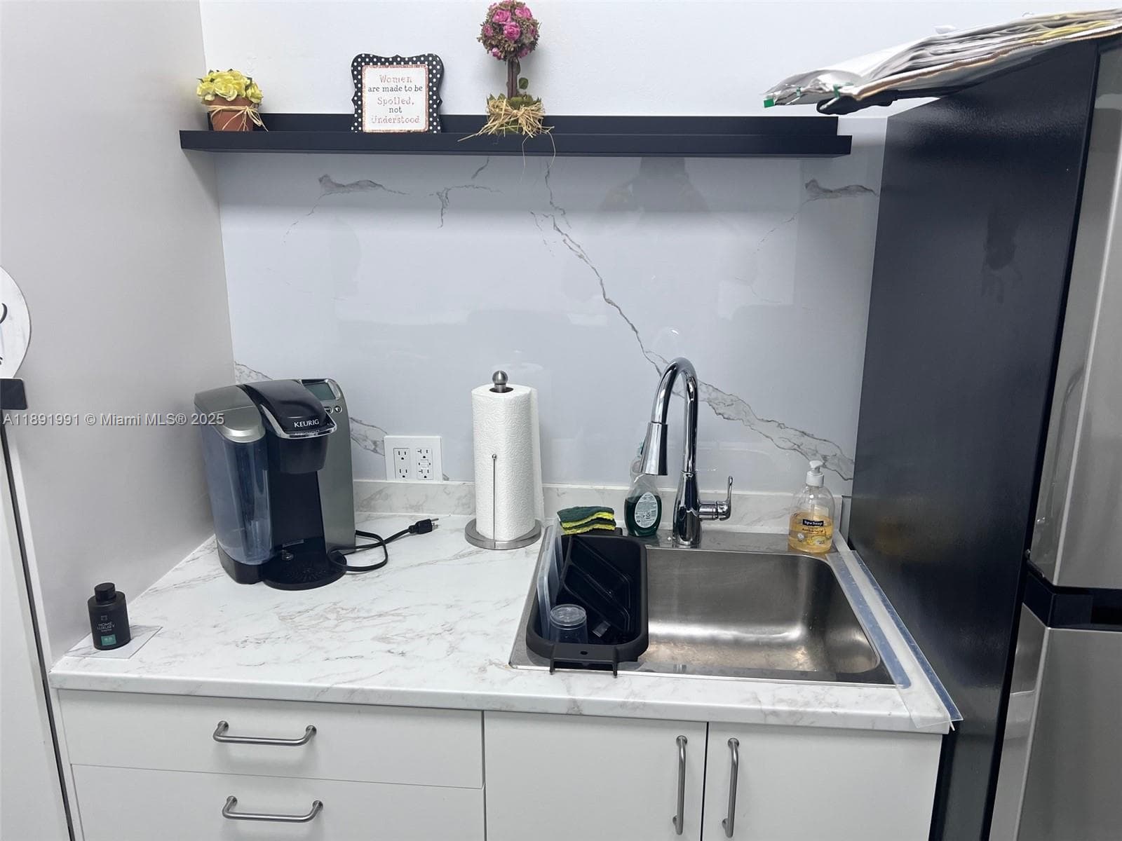 Premier Medical Clinic Space with 18 Versatile Units