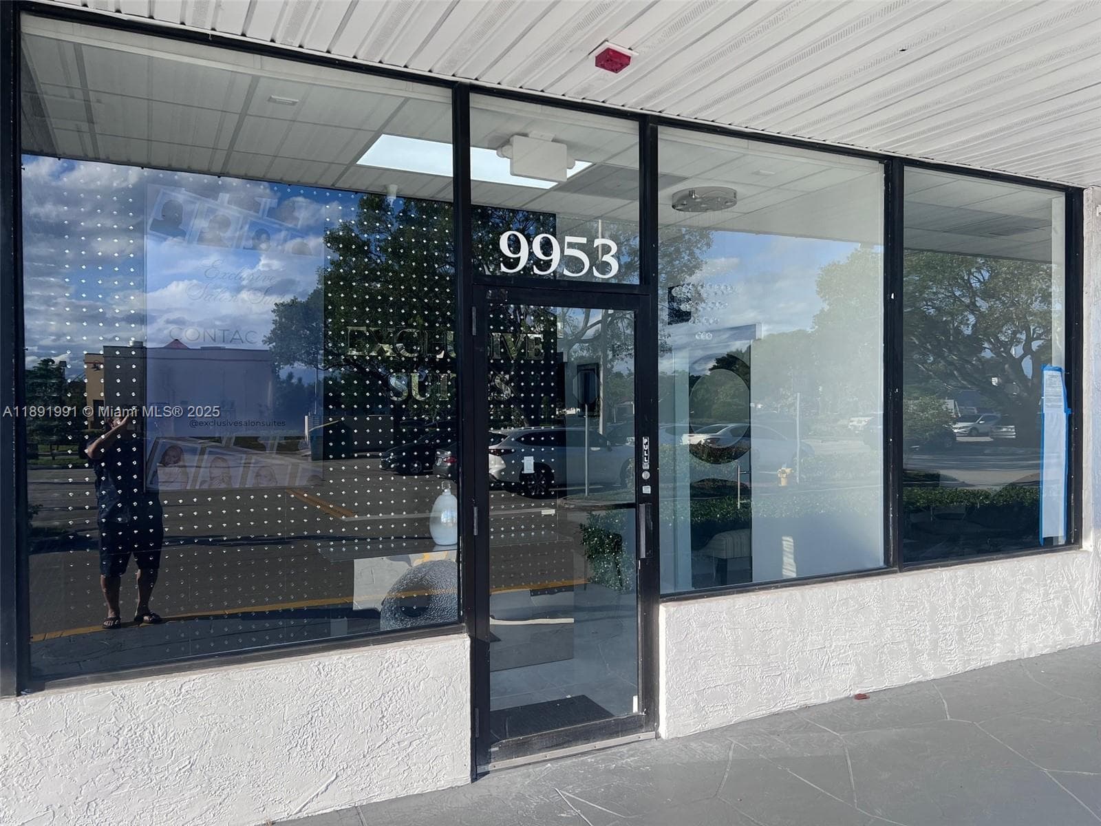 Premier Medical Clinic Space with 18 Versatile Units