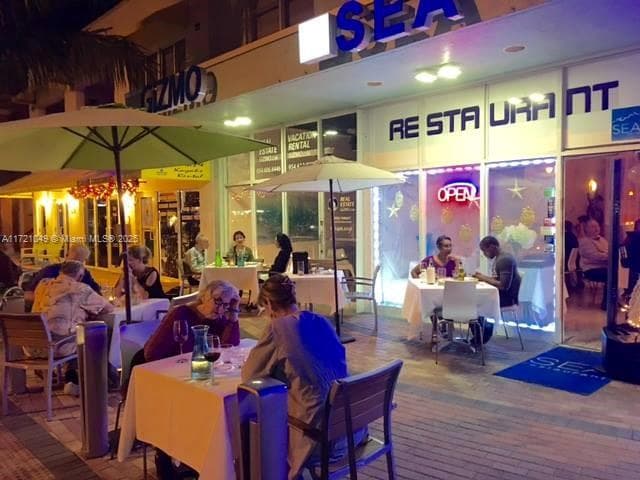 Charming French Restaurant with Loyal Clientele