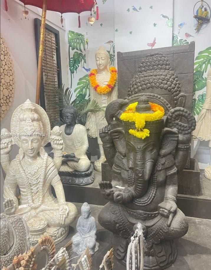 Established Furniture Retailer with Exclusive Inventory