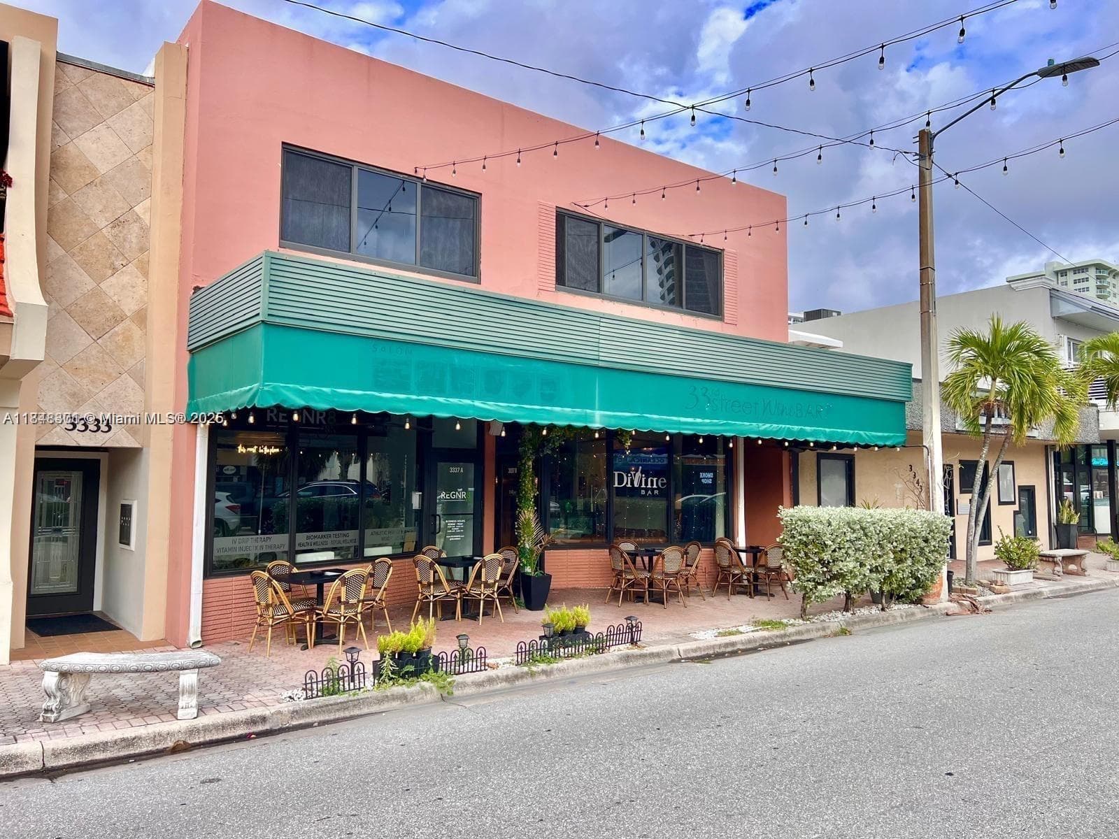 Turnkey Wine and Beer Lounge in Prime Location